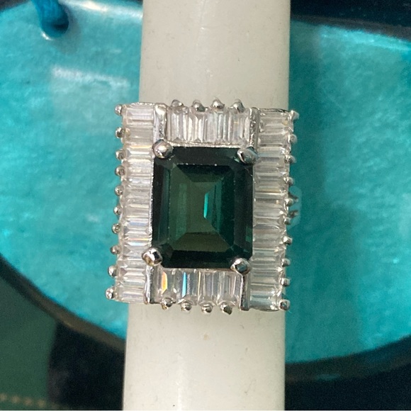 Farrah Fawcett Collection Emerald Green & Clear CZ Sterling Cocktail Ring sz 7 - Picture 11 of 11